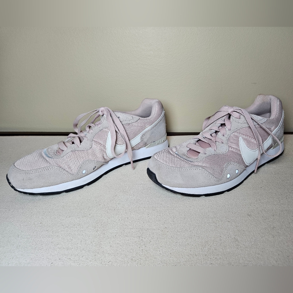 Nike Women's Light Pink Sneakers Size 8.5